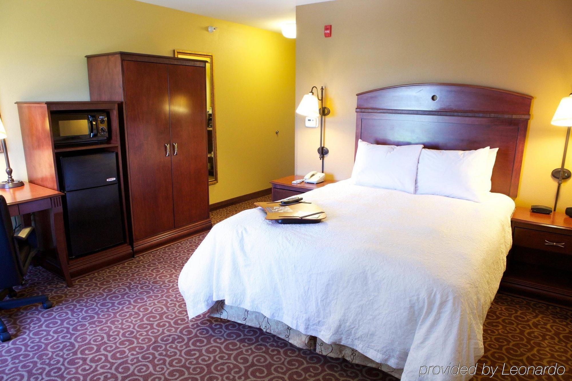 Hampton 3*